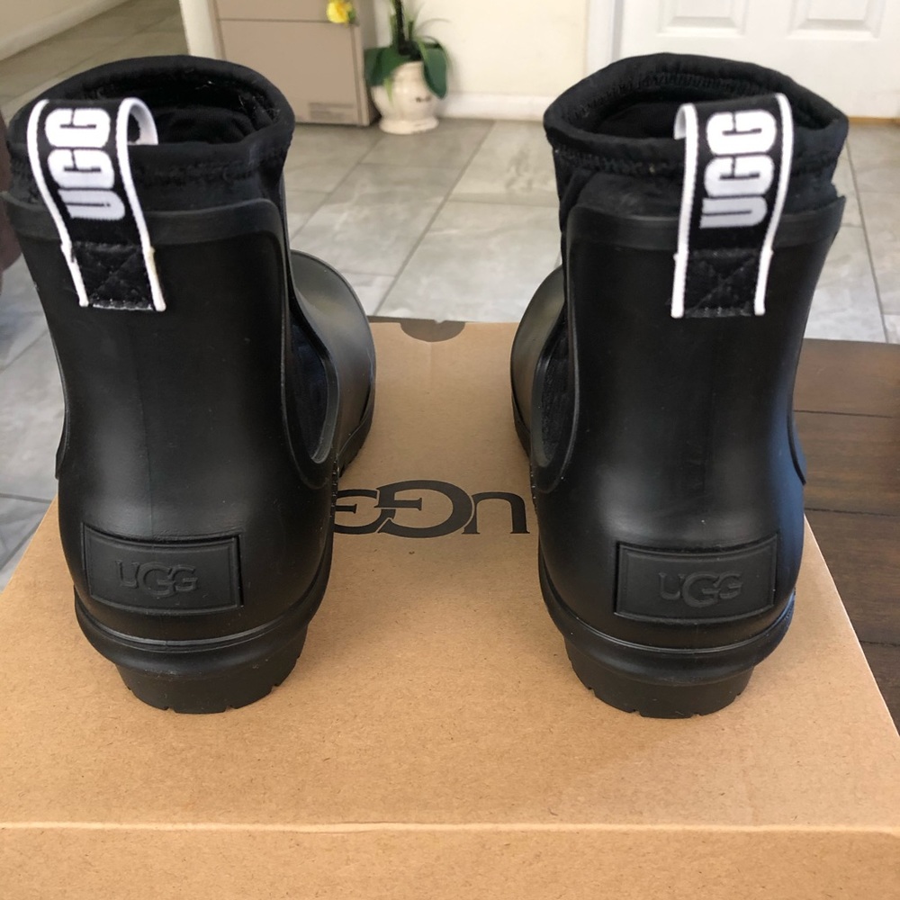 UGG rain boots size 10